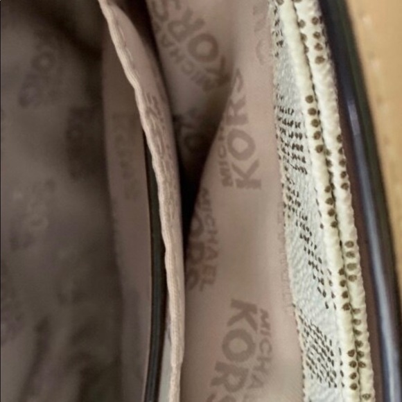 Michael Kors purse - Picture 2 of 3